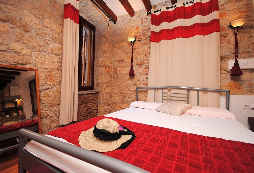Guesthouse Ancient Stone Rovinj Oda fotoğraf