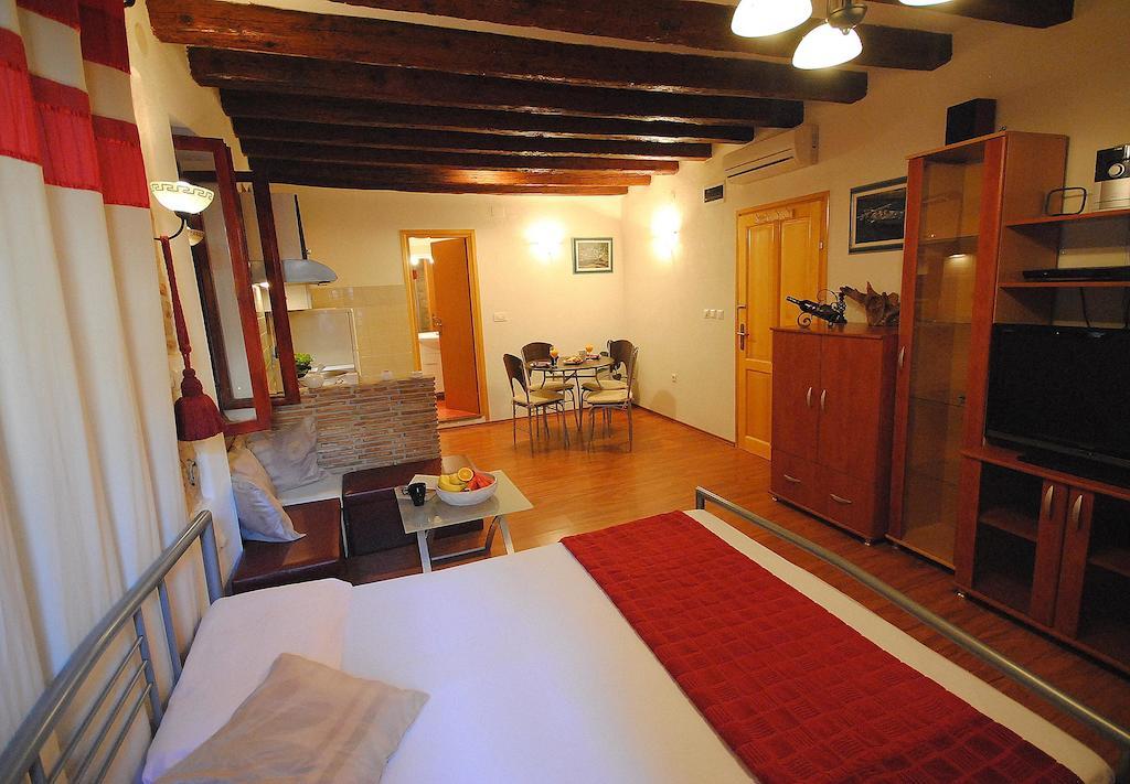 Guesthouse Ancient Stone Rovinj Oda fotoğraf