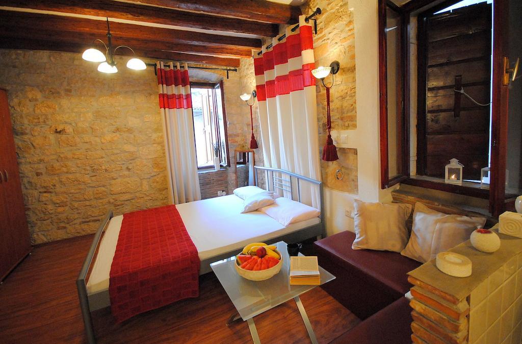 Guesthouse Ancient Stone Rovinj Oda fotoğraf