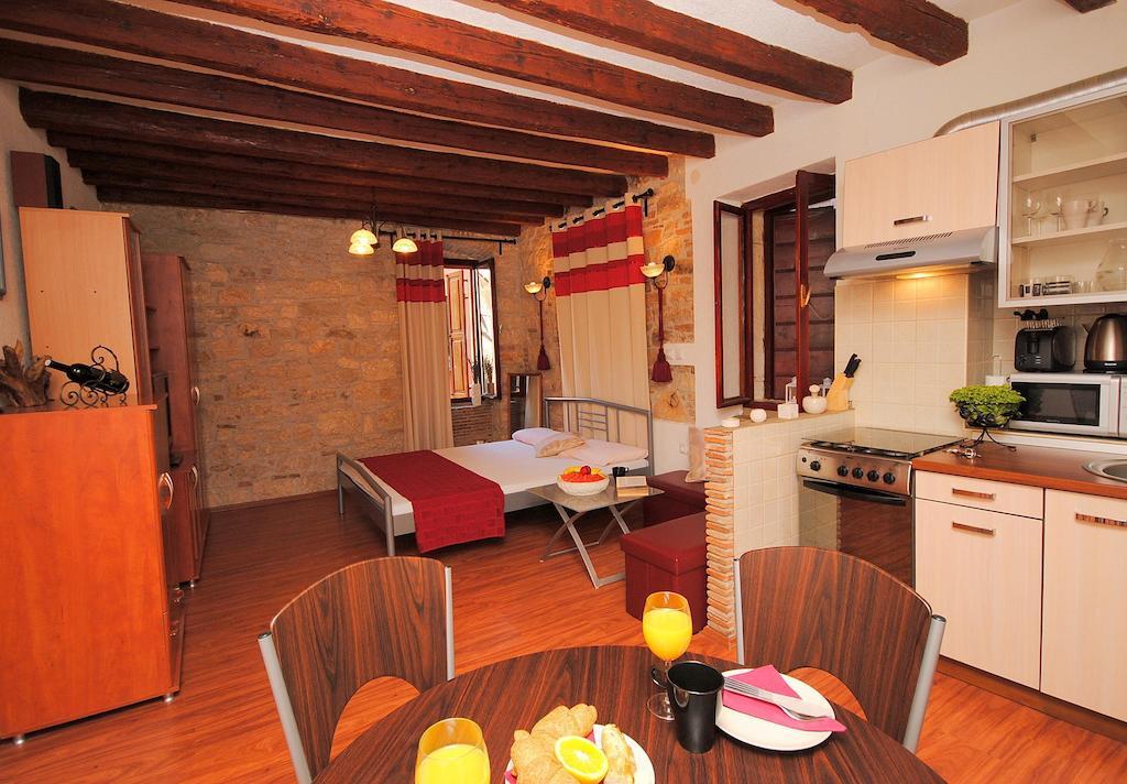 Guesthouse Ancient Stone Rovinj Oda fotoğraf